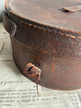 Load image into Gallery viewer, Antique Edwardian Thick Leather Collar Box With 2 Men’s Winged Collars - Circa 1900