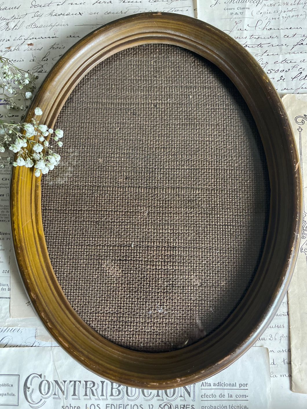 Vintage Oval Portrait Frame With Glass - Circa 1950.
