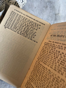 Vintage Linen Bound New Testament Prayer Book - Circa 1940.