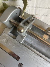 Load image into Gallery viewer, Vintage Wilson Jones Hummer - Paper Drill (Hole Punch) Chicago USA.