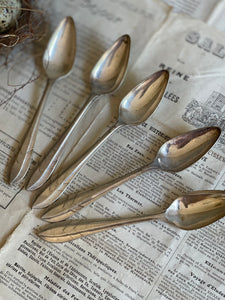 Vintage Pointed Top Silver Teaspoons - Set of 5.
