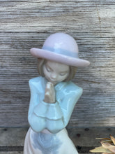 Load image into Gallery viewer, Antique Lladro (Nao) Praying Girl.