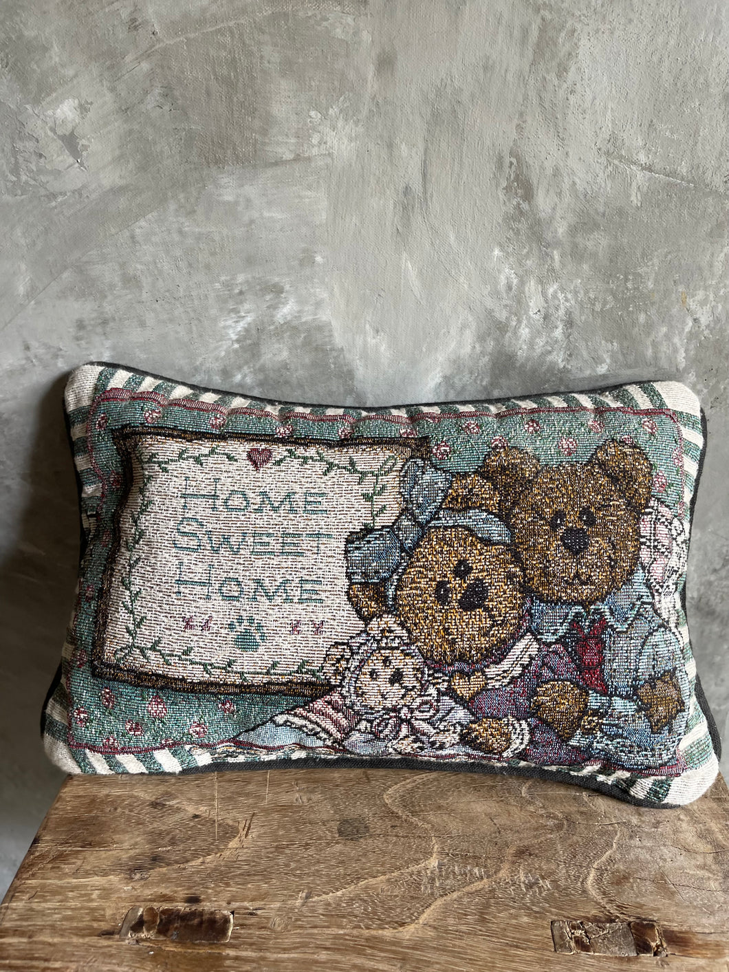 Boyd’s Bears Decorative Cushion ‘Home Sweet Home’ - USA