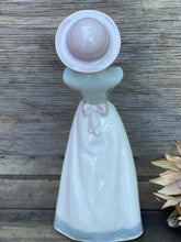 Load image into Gallery viewer, Antique Lladro (Nao) Praying Girl.