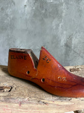 Load image into Gallery viewer, Vintage Child’s Single Shoe Last - ELAINE Canada.