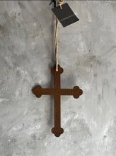 Load image into Gallery viewer, Artisan Rusty Cross - Handmade in France.