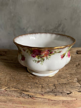 Load image into Gallery viewer, Vintage Royal Albert Old Country Roses 3 Piece Set.