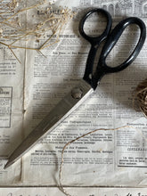 Load image into Gallery viewer, Vintage Pinking Shears Made In Germany
