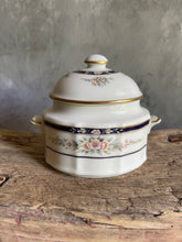 Load image into Gallery viewer, Vintage Noritake Royal Baroque Lidded Sugar Bowl.