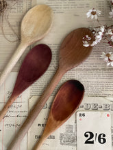 Load image into Gallery viewer, Vintage Wooden Spoons Set of 4.