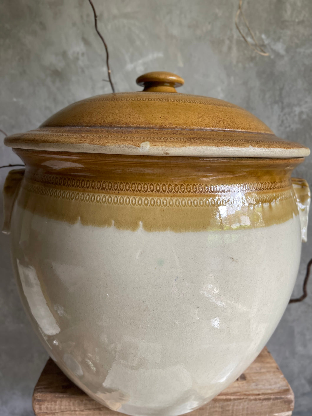 Antique Two Toned Stoneware Crock With Lid - Circa 1900 Large Size.